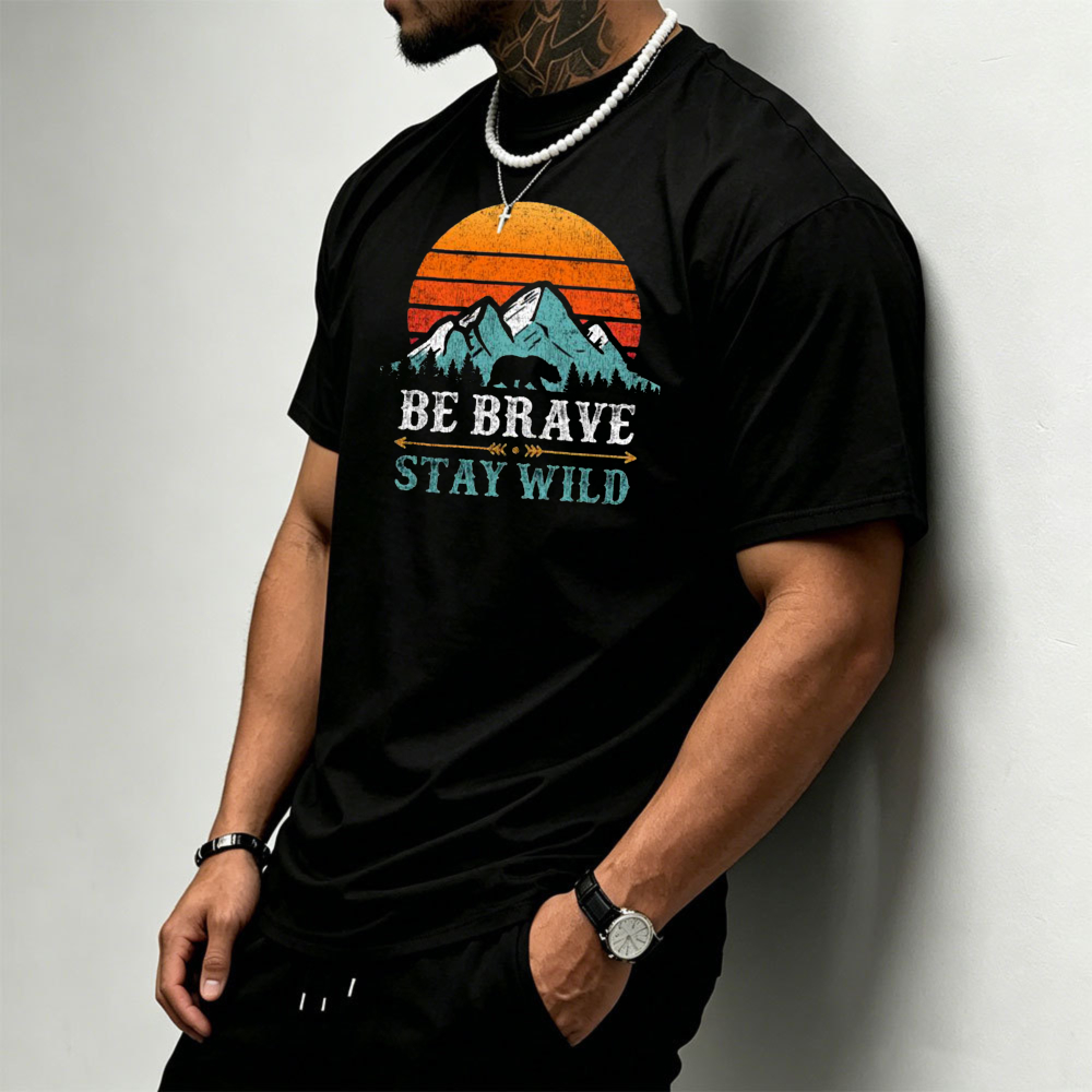 Sunset Mountain Bear Graphic M - Outdoor Adventure Quotes Short reseña y precio